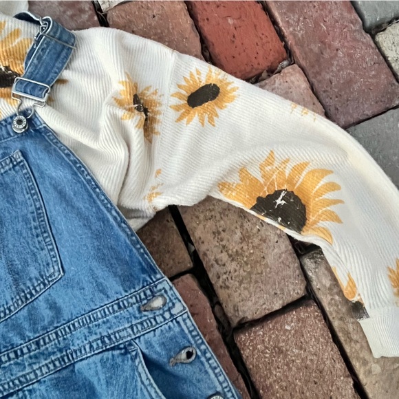 Altered State cropped sweatshirt and Gap denim overalls both sz large. - Picture 7 of 8